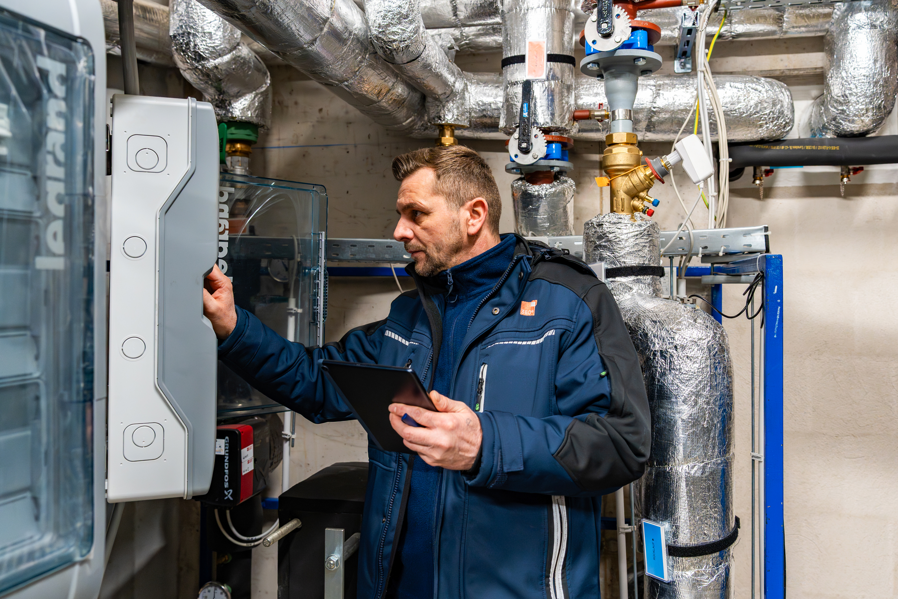 technische Services, Immobilien&shy;services, Objekt&shy;sicherheit, B1300 und Wartung