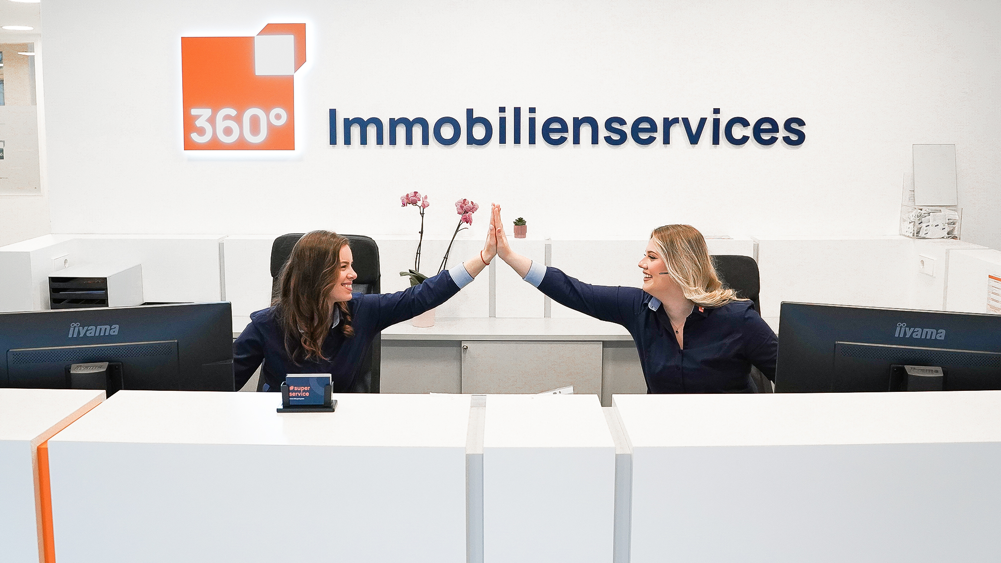 immo - Services Unter&shy;nehmen Team Empfang